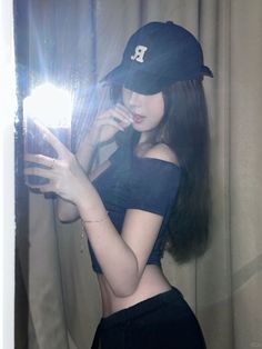 Alex Thompson tweet media