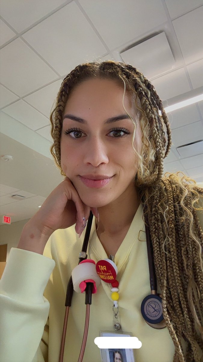 dharvee007's tweet photo. 💛🩺 Had a situation happen today that reminded me exactly why I did/do this. It came at the perfect time &amp; was so needed. 📚🥹 #loveyounurses #bsn➡️msn https://t.co/mmNwnS1Fnb