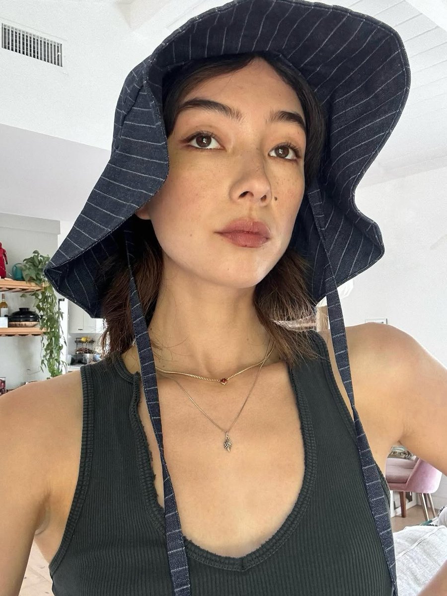 Lily 🐺 tweet media