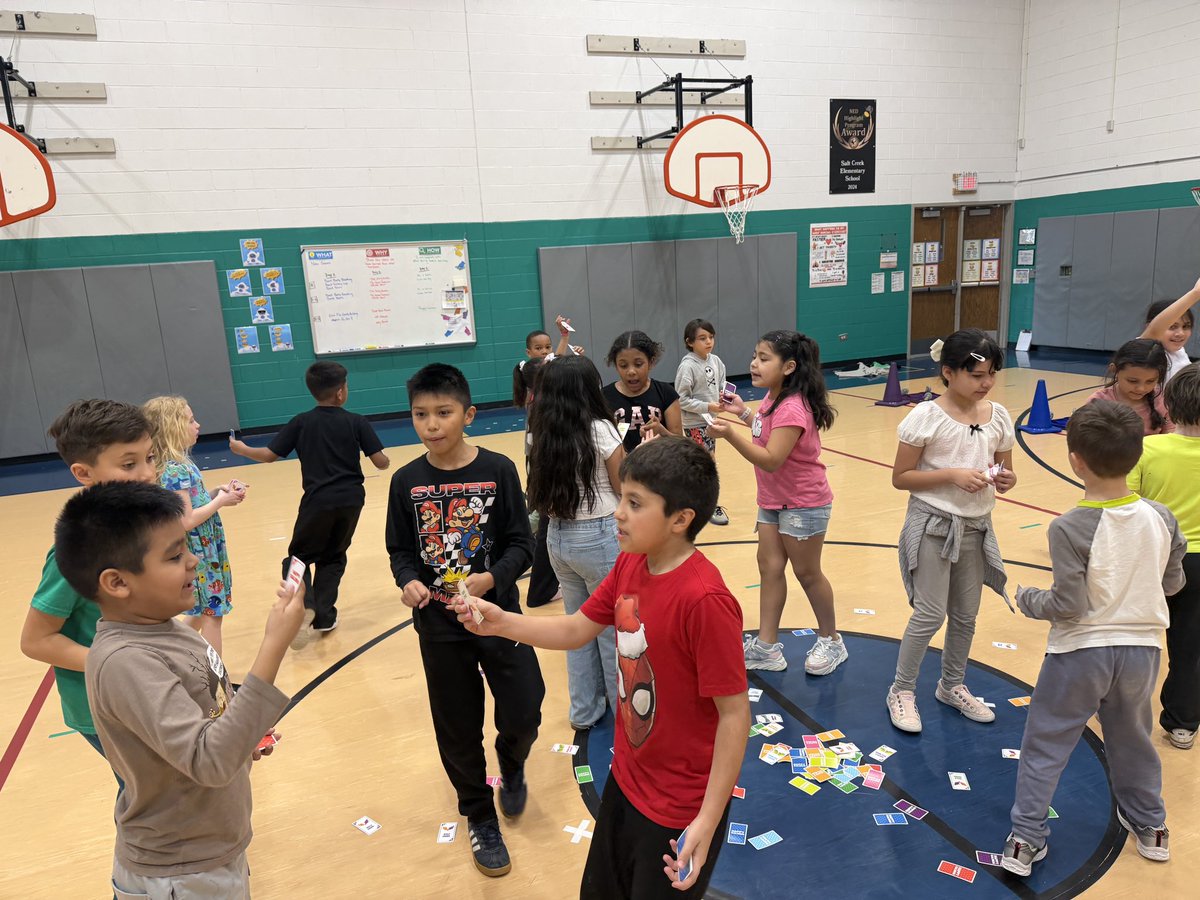 BoPhillips10's tweet image. “Happy Salmon” Thanks to @WilsonWolvesPE and @BolgersPowerPE for sharing this and I’m sure others. Finally got to put into action. Lots of fun. We didn’t get to the silent round though. Not sure we’re ready. Ha. #physed #happysalmon @D59SaltCreek @MrsMetcalf_PE