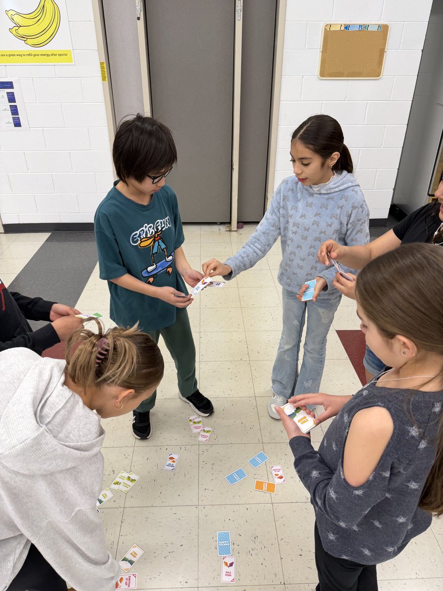 BoPhillips10's tweet image. “Happy Salmon” Thanks to @WilsonWolvesPE and @BolgersPowerPE for sharing this and I’m sure others. Finally got to put into action. Lots of fun. We didn’t get to the silent round though. Not sure we’re ready. Ha. #physed #happysalmon @D59SaltCreek @MrsMetcalf_PE