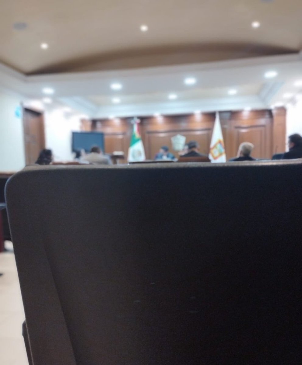 gabiciddeleon's tweet photo. Cuenta la leyenda que el abogado aprende el 20% de su profesión en las aulas de la universidad y el 80% restante en la práctica diaria. https://t.co/uVxj1iRE24