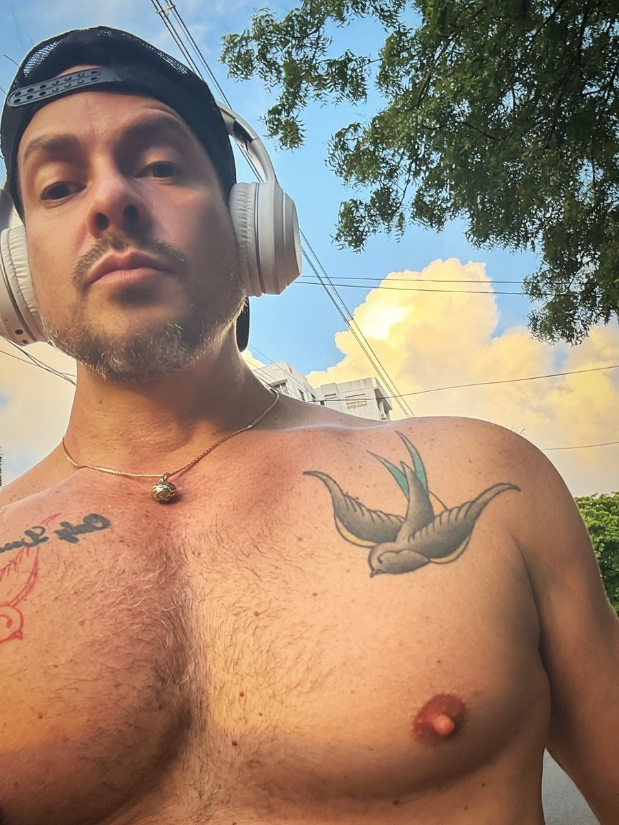 Derek Díaz tweet media