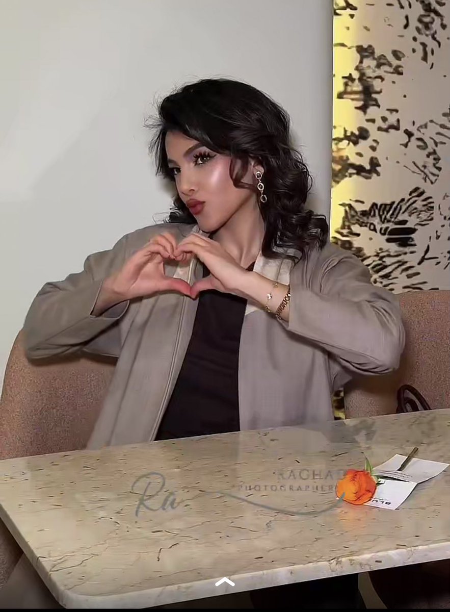 ₊˚ ✮. ✩ . tweet media