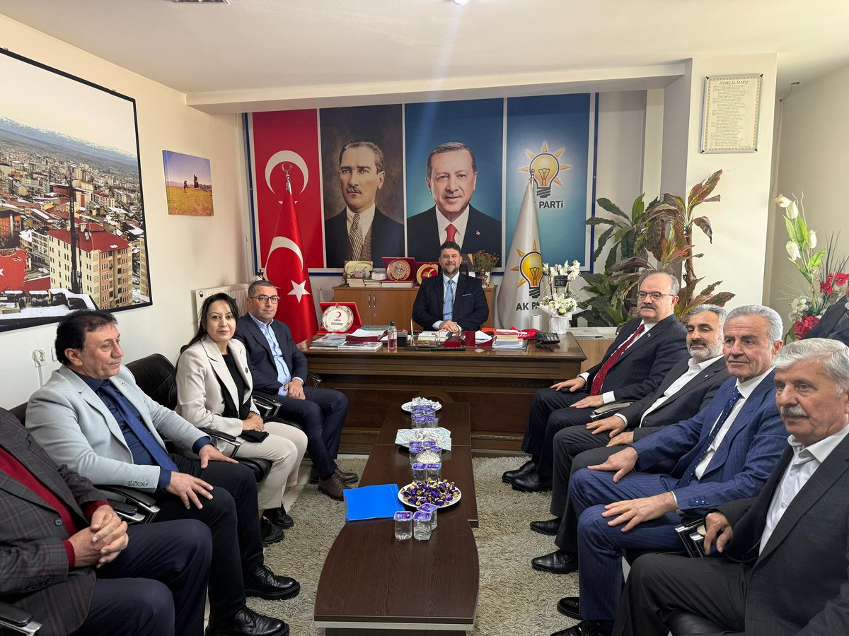 Kültür ve Turizm Bakan Yardımcımız Sn.<a href="/SerdarCam_tr/">Dr. Serdar Çam (İletişim Hesabı)</a> İl Başkanımız Sn. <a href="/MelikEmre1/">Melik Emre</a> ziyaret ederek teşkilatımızla bir araya geldi.

Nazik ziyaretleri için kendilerine çok  teşekkür ederiz.