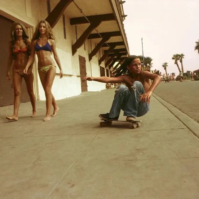 Skateboarding in Southern California, 1975

 📸 Hugh Holland