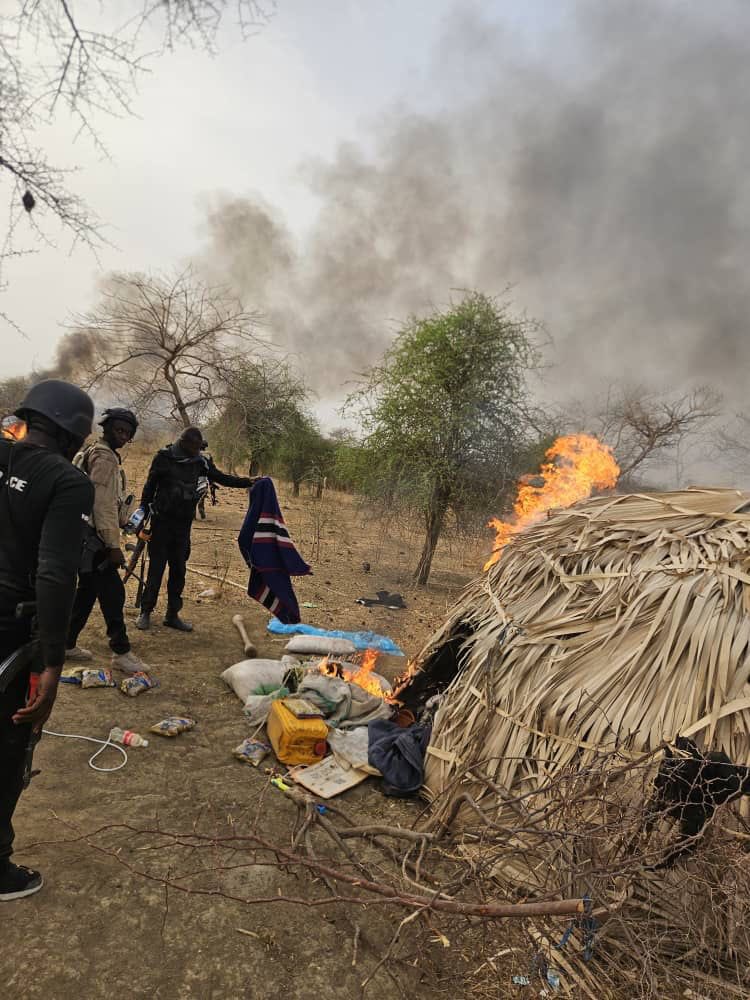 mobilisingniger's tweet photo. JUST IN: The Troops of the Nigerian Army and in coordination with the ONSA Tactical Team have dismantled  several bandit camps in Daji Madam Forest, Plateau State, during a coordinated clearance operation. 
The operation led to the rescue of 21 kidnapped victims. They successfully cleared multiple camps, including one linked to the notorious bandit leader Auta Kachalla.