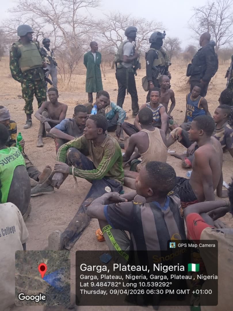 mobilisingniger's tweet photo. JUST IN: The Troops of the Nigerian Army and in coordination with the ONSA Tactical Team have dismantled  several bandit camps in Daji Madam Forest, Plateau State, during a coordinated clearance operation. 
The operation led to the rescue of 21 kidnapped victims. They successfully cleared multiple camps, including one linked to the notorious bandit leader Auta Kachalla.