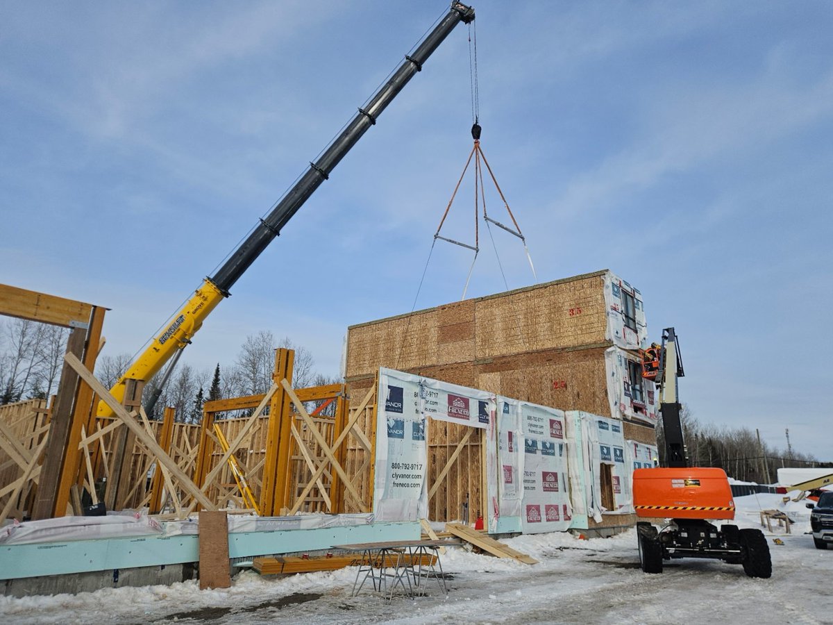 MasterBUILTltd's tweet photo. We’ve reached an exciting milestone at Microtel Matagami – the first modules are in place! 
 
#Matagami #HotelConstruction  #NorthernQuebec https://t.co/JtjWiv4pSS
