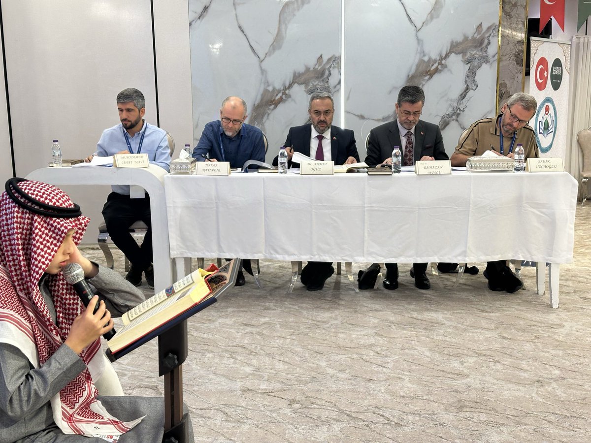 CiddeEgitim's tweet photo. Ataşeliğimizin koordinesinde Medine’de “Suudi Arabistan Türk Okulları Arası Mesleki Yarışmalar Final Programı” yarışmaları Güzel Kuran Okuma; Güzel Ezan Okuma ve 40 Hadis Ezberi kategorilerinde ve kız ile erkek öğrencilerimiz arasında gerçekleştirildi. https://t.co/985kbg46lL