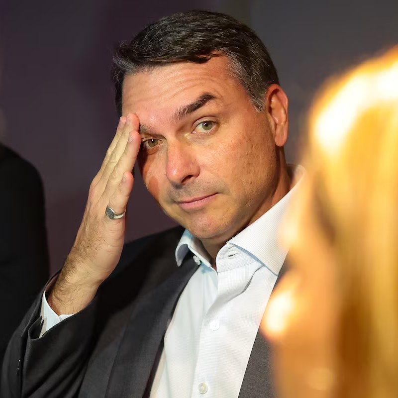 République tweet media