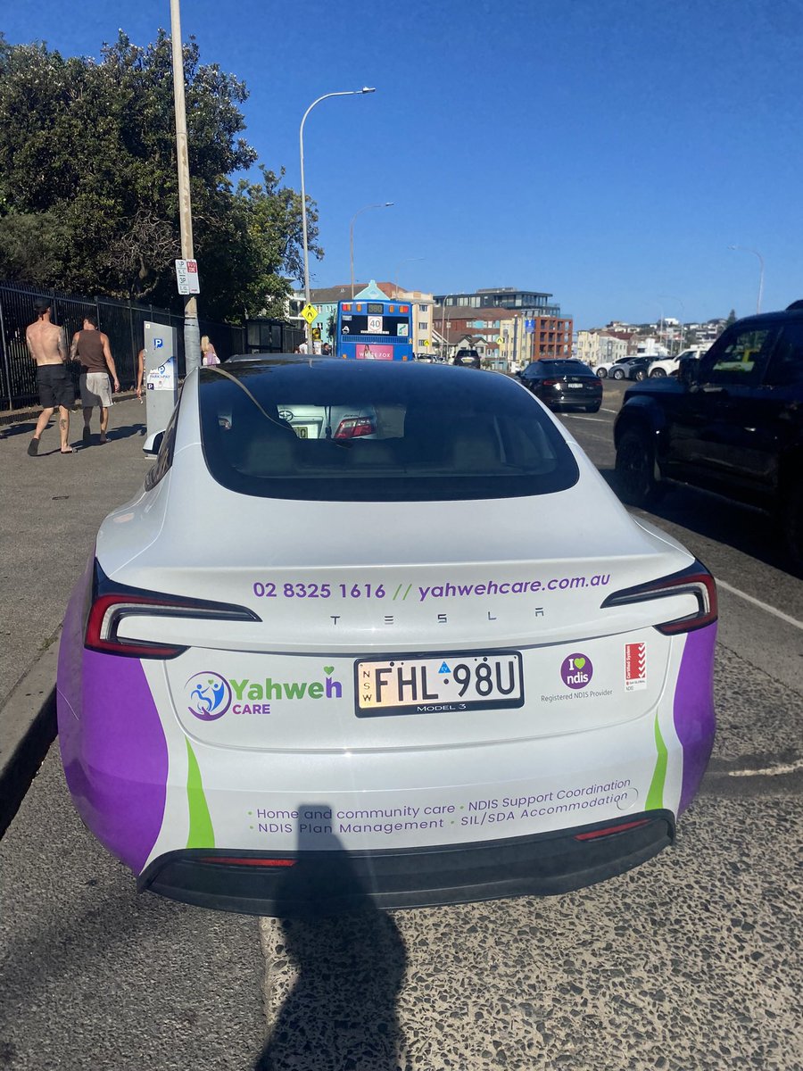 hotcross buns tweet media