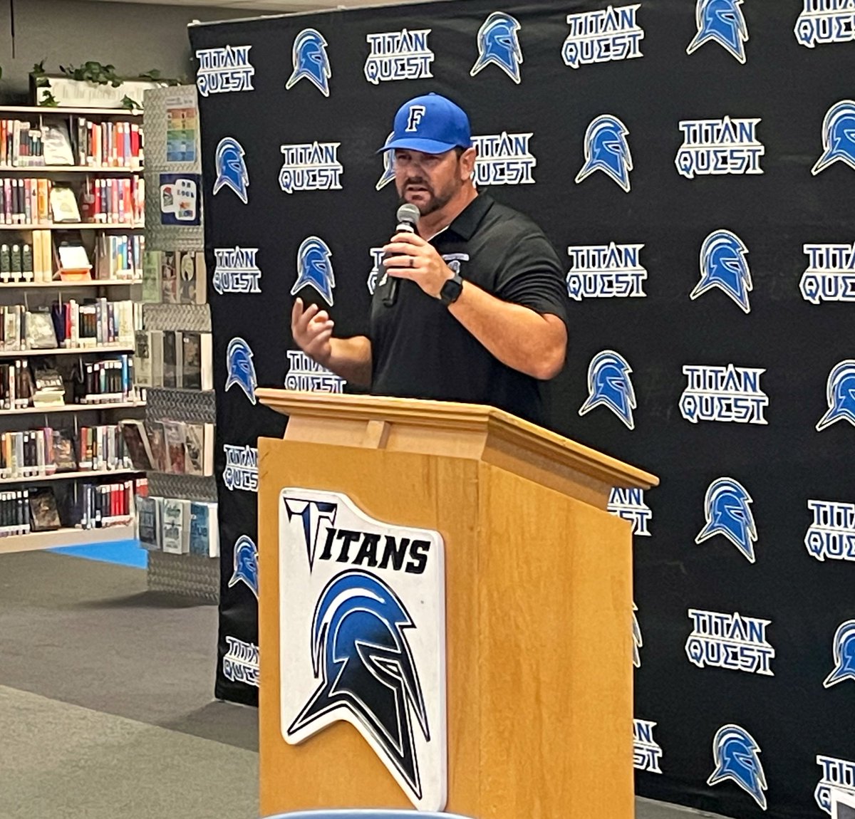 FrontierTitans's tweet photo. We are so pleased to welcome Jim Arneson to FRONTIER as our Head Football Coach. 
🔵⚫️⬆️ https://t.co/4wlGwhXBKG