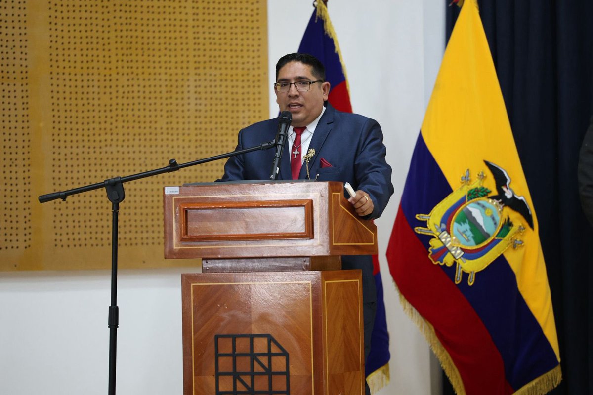 ces_ec's tweet photo. ➡️ | El Dr. Fidel Márquez, presidente del CES, participó en el lanzamiento de la Red de Investigación y Producción Científica - #RINPRO, desarrollado en @IAENUniversidad. https://t.co/xQJOWhXvd3