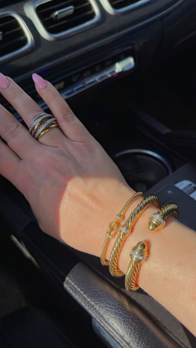 SmileyYYC's tweet image. Finally! No jacket required! Sunny and warm in #calgary #vitaminD #yyc #thursdayvibes