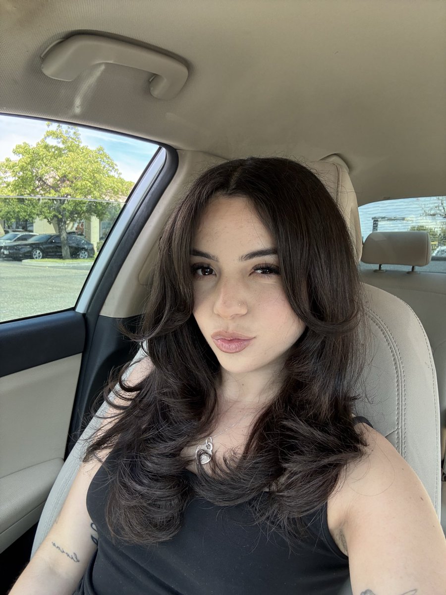 yailinedlc's tweet photo. my hair girl ate so bad 🫦 https://t.co/Y6rwneJJjG