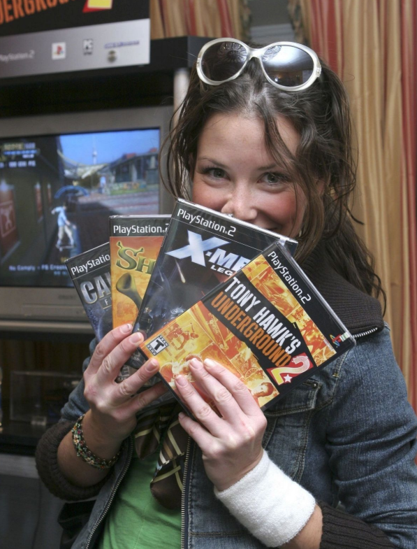 cinevow's tweet photo. Evangeline Lilly, 2005 https://t.co/cyXp45F3Uk