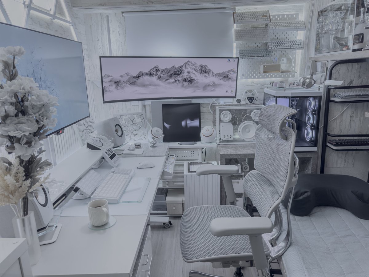 PTN1129's tweet image. おはようございます。

ハイポジション時限定になりますが、メインデスクに少しだけ更新入ります。

Soft-Temperature White
#desksetup