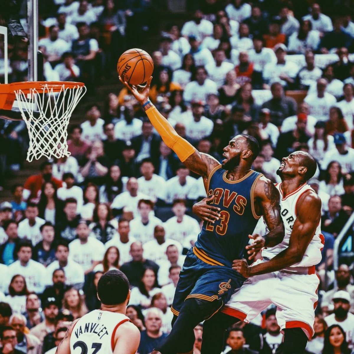 LeBron Media tweet media