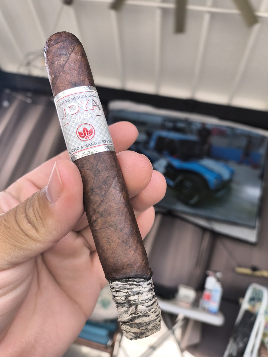 PuffSmokeNAsh's tweet image. Chillaxin with this beaut @joyacigars 2020 Silver #Toro 6x54 #BoxPress #YellowCello #CigarHoarder #CigarLife 💥🔥💨💨💨💨💨💨💨💨💨💨💨💨💨💨💨💨💨💨💨💨💨💨💨💨💨💨💨💨💨💨💨💨💨💨💨💨💨💨💨💨💨💨💨💨💥🧨