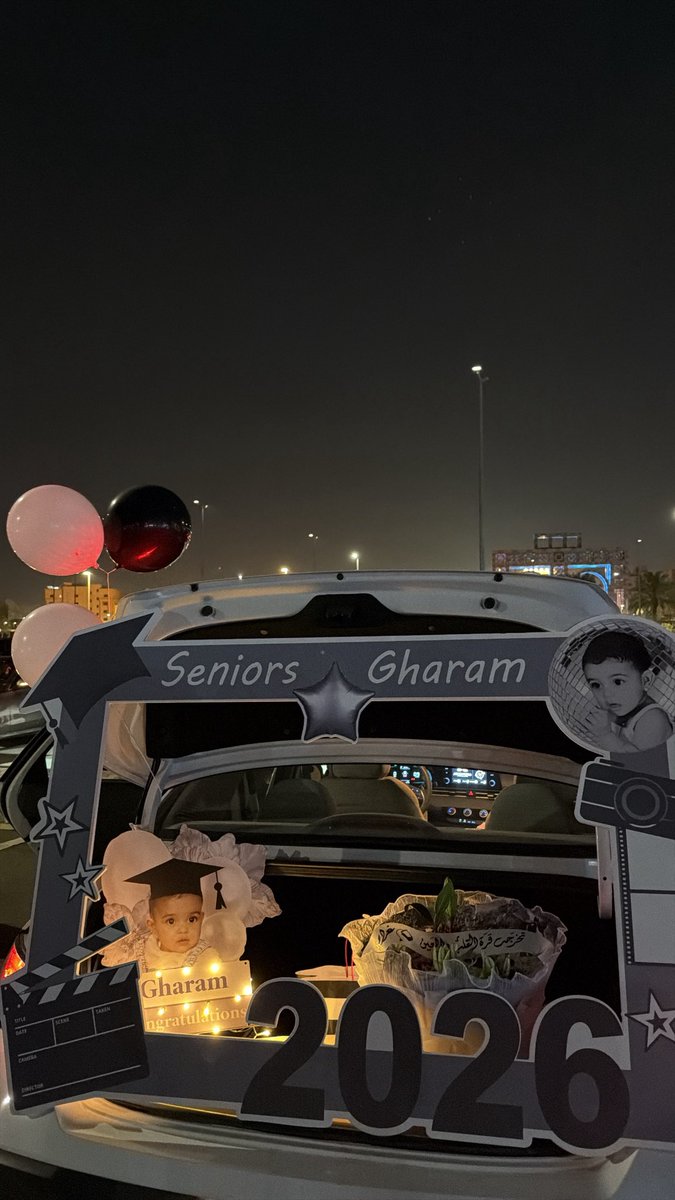 iloxi5's tweet photo. الحمدلله الذي أنعم وأكرم وأتم لطالما حلمت ف هذي اللحظة ف الحمدلله حتى يرضى 🤍

تم بحمدالله تخرجي من تخصص التمريض ب مرتبة الشرف مع الامتياز سائلين المولى ان تكون مهنة شفيعة لنا يوم القيامة 🤍
#تمريض #تخرج_جامعة_طيبة https://t.co/IeVOPa2rq6