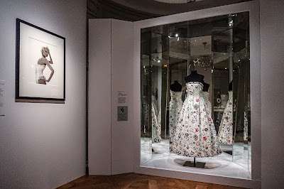 parisladouce's tweet image. Expo : Révéler le féminin. Mode et apparences au XVIIIe siècle - Musée Cognacq-Jay - Jusqu'au 20 septembre 2026
parisladouce.com/2026/04/expo-r…
#expo #museecognacqjay #revelerlefeminin #paris3
