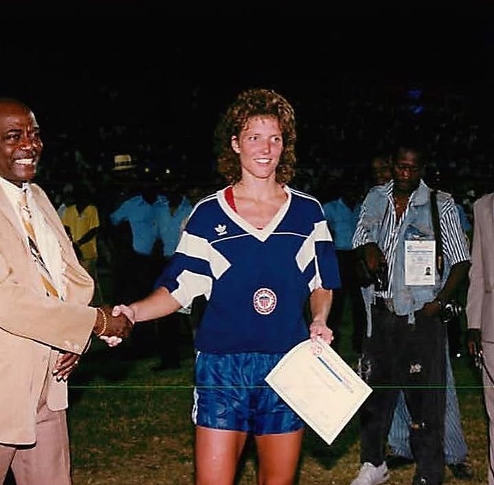 Nou wè lavi

1991, Ayiti ap òganize kalifikasyon pou peyi Concacaf yo nan foutbòl Fanm pou premye mondyal Fanm nan listwa. te gen 8 peyi. Ayiti, Etazini, Kanada, Meksik, Jamayik, Kosta Rika, Matinik ak Trinidad.

Jodi a, an 2026, Ayiti ap resevwa match nan yon vye estad plen dump