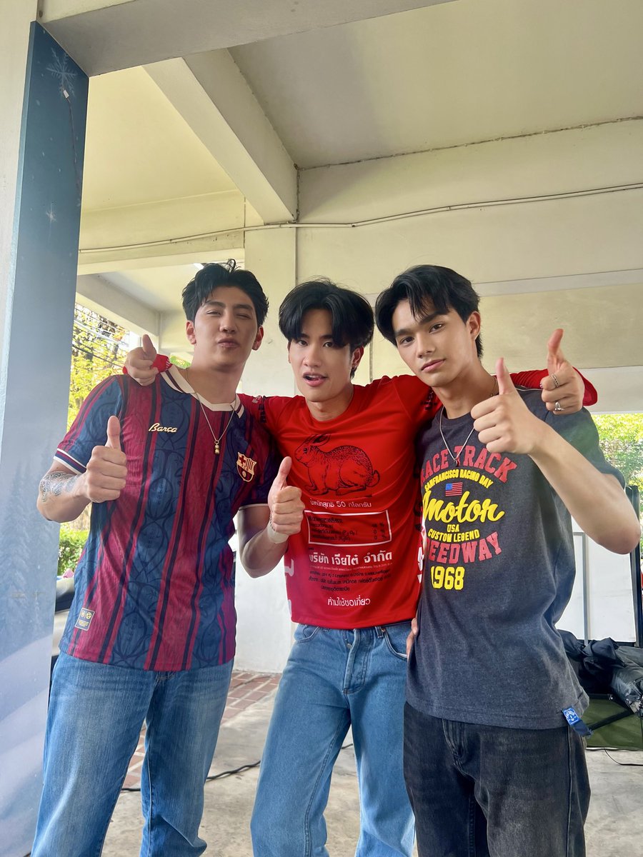 หมาเห่าเครื่องบิน | ADogAndAPlane tweet media