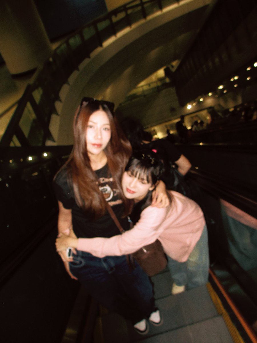 Friend Dina #นานา tweet media