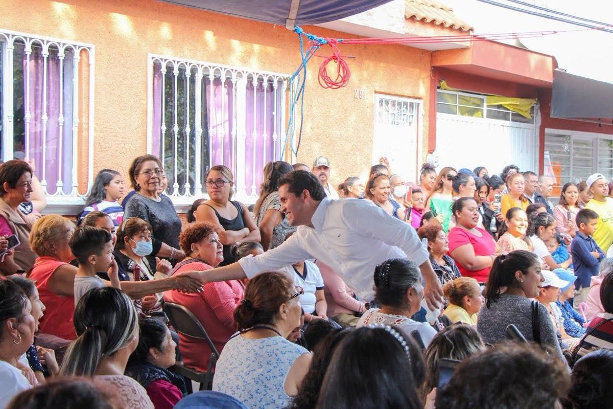 #EsConLaGente 💯🤝

Seguimos haciendo equipo, para resolver juntos.