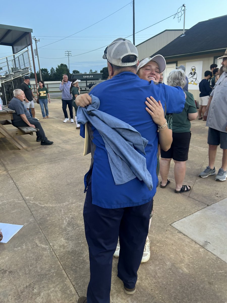 446Sports's tweet photo. Congratulations to our LV5K Player of the Game from tonight Sawyer Shelton. This award is brought to you by The Lauren Vaughn Memorial Foundation. #makeaplan
Sawyer was 1-2 with a Walk and a RBI Single in the HSM Lady Eagles Softball 2-1 thriller over Hicks tonight.
Been covering Sawyer since 8th Grade and it was more special that she got it on Senior Night.
Eagles starting to gain steam at the right time.
Up next is a Double Header in the Buckeye Tournament against Oak Hill and Grant tomorrow afternoon/evening.