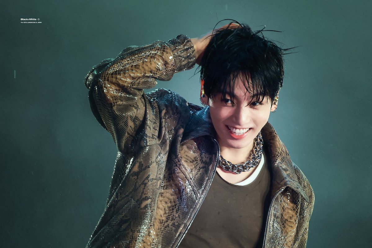 BLACK N WHITE tweet media