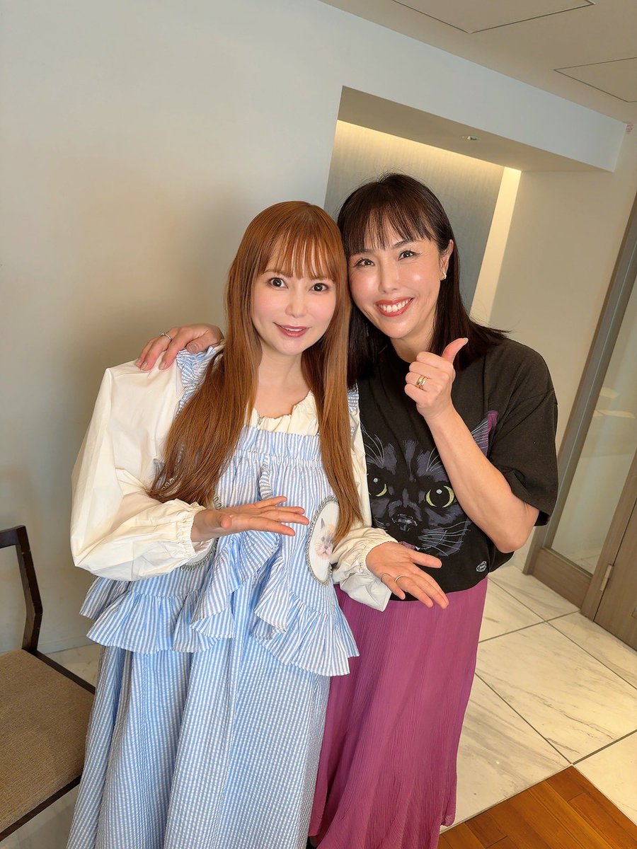 12人産んだ！助産師HISAKOさんとお会いできましたーー嬉しい！妊娠中、不妊治療中、つらいときや不安なときいつもYouTubeみて励まされてました！
明るくてパワーに満ちてるHISAKOさんかっこいいです！