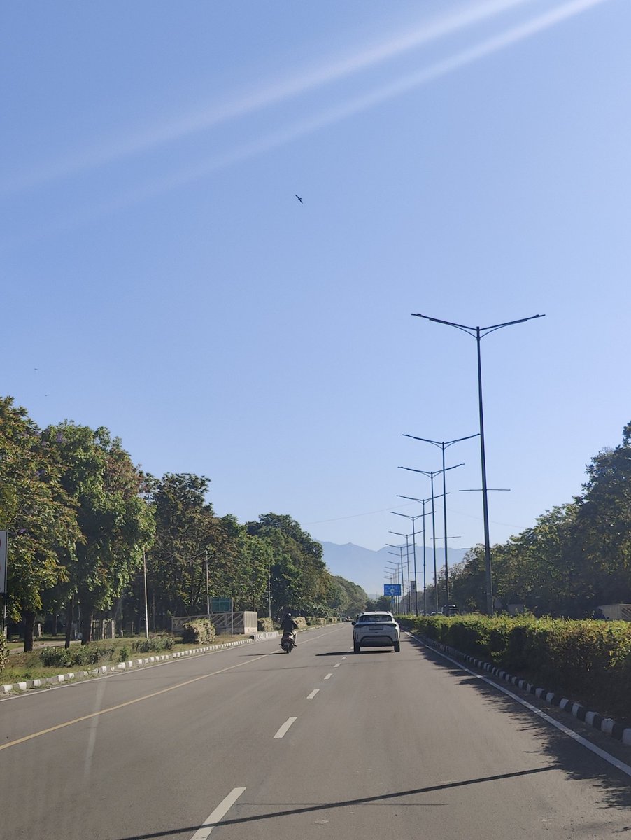 DocJaspreet's tweet image. The administration doesn't allow High rises and that's why we can have beautiful view of the hills from many places in the city #chandigarh