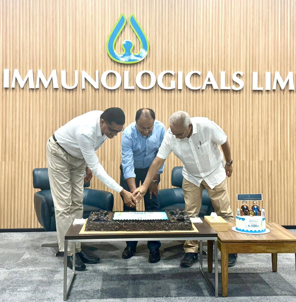 indimmune_'s tweet photo. Today was a momentous occasion as our company celebrated its highest turnover of Rs.1586 Cr for the year 2025-26. To grace the occasion we had with us a well respected Industry leader Shri G.V.Prasad, Co-Chairman and Managing Director of Dr.Reddy’s Laboratories Ltd (@drreddys). In the past decade IIL contributing significantly to One Health has achieved a CAGR of 16%.

Speaking on the occasion and addressing our senior employees our MD Dr.K.Anand Kumar said “Today I stand before you with immense pride and gratitude. Achievement of the company’s highest turnover in history is not just a milestone but a testament to your dedication, resilience and unwavering commitment to our mission. We are not just a business, our ability to balance profits with social good has earned us achieve cult status. Governments, healthcare practitioners, patients, farmers are placing more trust on us and we need to rise to the occasion through integrity, innovation and excellence. The success is a result of the long hours in the R&D lab, precision in the production floors, tireless efforts by our sales team and the seamless coordination between all functions. Let us also on this occasion renew our  committnent to push the boundaries of science, offer availability and affordability, maintain the high standards of quality and indulge in responsible manufacturing."

Speaking on the occasion G.V.Prasad said “ IIL and DRL share many parallels and are driven by common purpose to significantly improve health. I compliment IIL for contributing in the area of One Health. The efficiency with which IIL operates and the frugal innovation adopted has significantly contributed to its bottom line. It is amazing that the company is able to provide life saving vaccines at very affordable prices. I congratulate the entire team at IIL for serving the nation and wish it continued success”.

Later both the leaders along with Dr. Santhosh Ghadage Deputy Managing Director cut a cake in the midst of thunderous claps by our employees. Subsequently the leaders participated in a Q&A session answering to intelligent questions posed by our staff.

@NDDB_Coop 

#IIL #NDDB #OneHealth