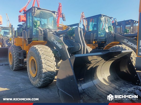 richmchn's tweet photo. RICHMCHN exported 4 XCMG ZL50GN wheel loaders to Algeria 🇩🇿🚜
5T rated load with 3m³ rock bucket 💪
162kW SHANGCHAI engine and ZF transmission ⚙️
Desert tyres and AC cabin for tough conditions 🏜️
📩sales@richmchn.com
#XCMG #WheelLoader #ConstructionEquipment #Algeria https://t.co/HEoXRA1zTw