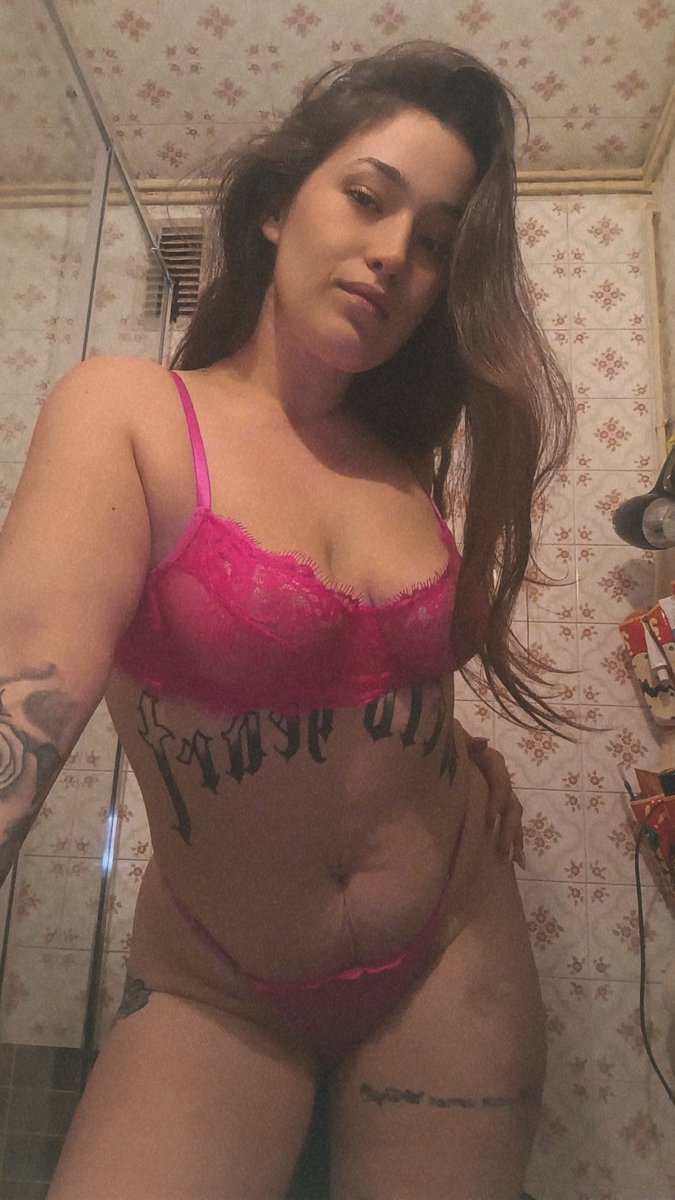 alexxxita09's tweet photo. Hi, I'm bored, shall we talk for a while?✨💋
#guirl #España #sexy #onlyfans https://t.co/sRGO8DE9Ga