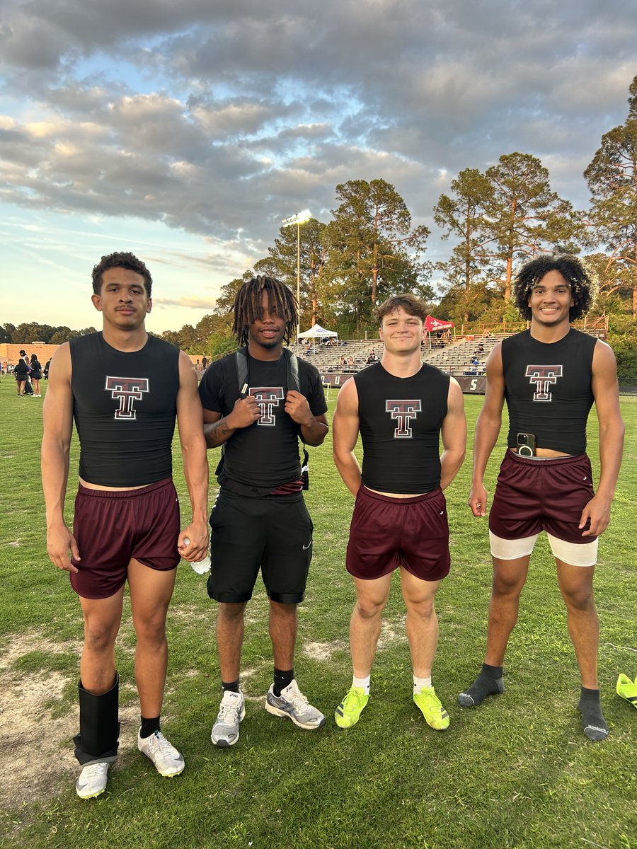 coachsamwells's tweet image. Congratulations to the 4X1 on winning the district championship.
#dominatetheday #mentality #1% #next