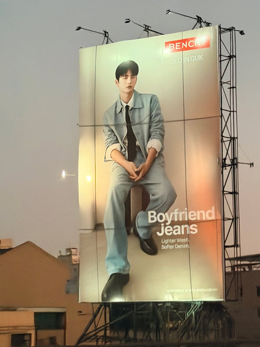 #SPOTTED
Seo In Guk's 1st Billboard for BENCH are now along C5 Road in Taguig! 😍

Credit to SIG Angel Shena
#SeoInGuk #seoinguk