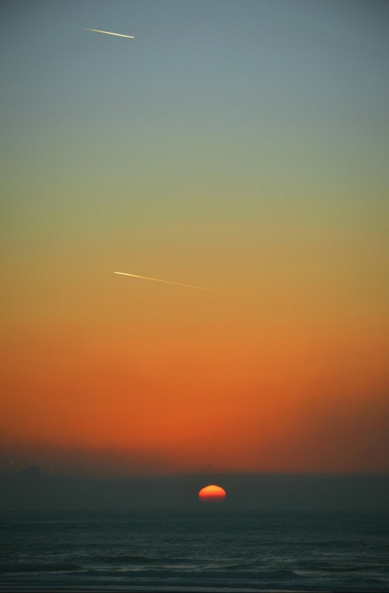 ☀️ Every sunrise is an invitation to brighten someone's day.
May your coffee be strong, your goals be clear, and your spirit unstoppable today.  
What’s on your agenda this Friday? 🚀 GM!