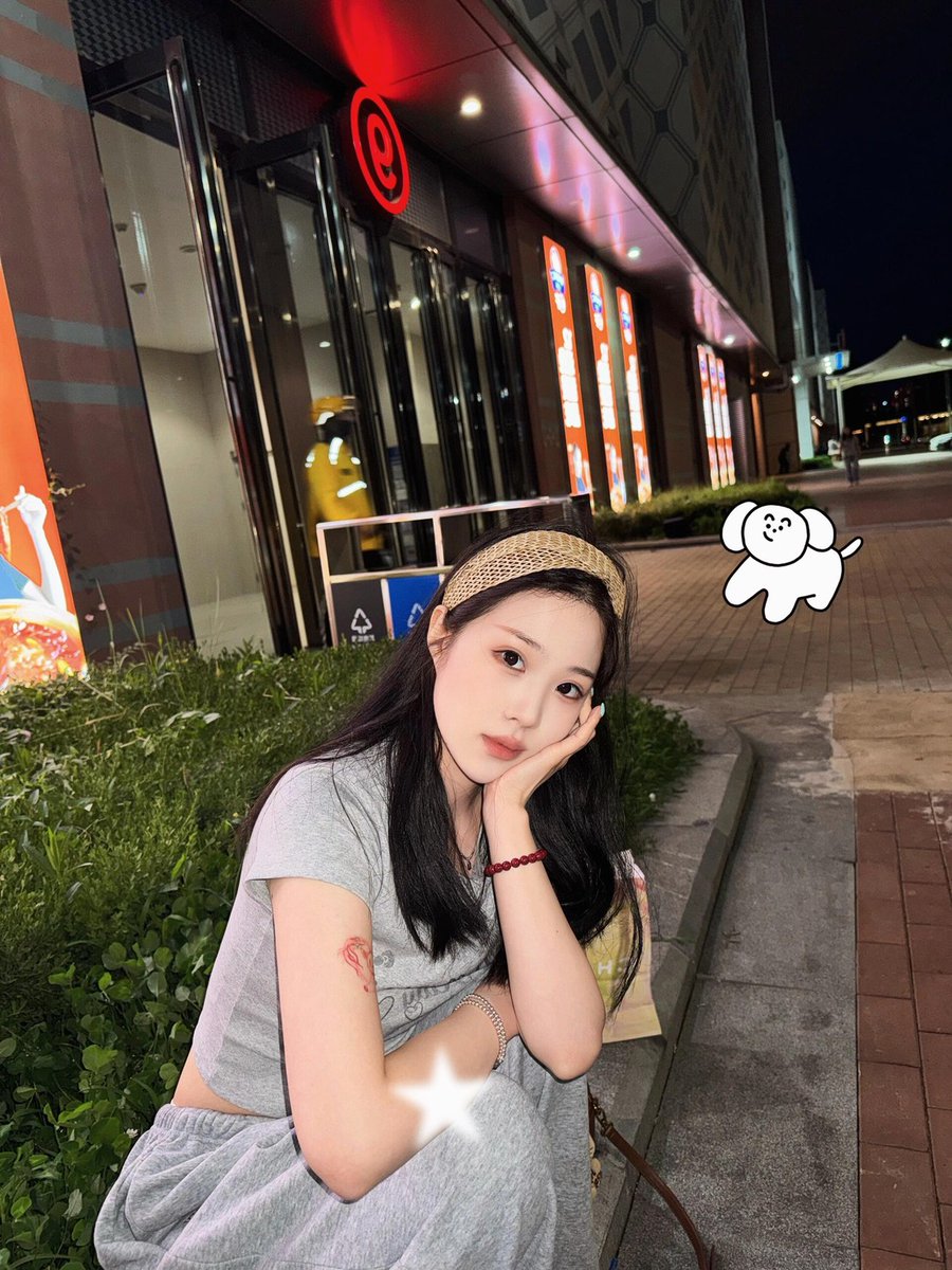 celeneverdusco's tweet photo. 相冊里的邊角 https://t.co/p0Eq8LZ8BH
