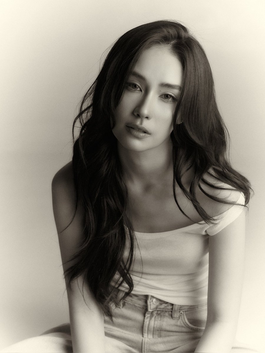 aangelinaa.ss tweet media