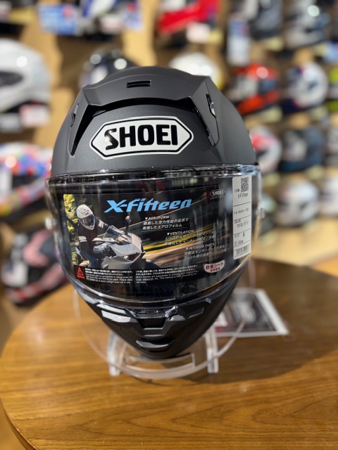 Ricoland_Kyoto's tweet image. 圧倒的な空力性能とフィット感で走りをワンランク上へ。
SHOEI X-FifteenマットスレートグレーSからXXLまでサイズ揃ってます。
見た目も性能も妥協無し！是非店頭でチェックしてください！！！
#ライコ京都 #ライコランド京都　#SHOEI #XFifteen