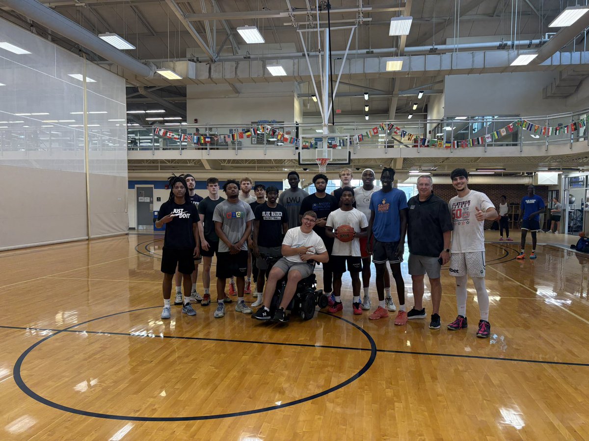 CoachDex5200's tweet photo. Thanks to @celtic247 for the visit  @LWUAthletics https://t.co/fnYcSYocXi