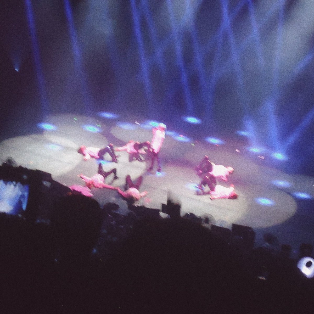 mia!! VAI VER O BTS tweet media