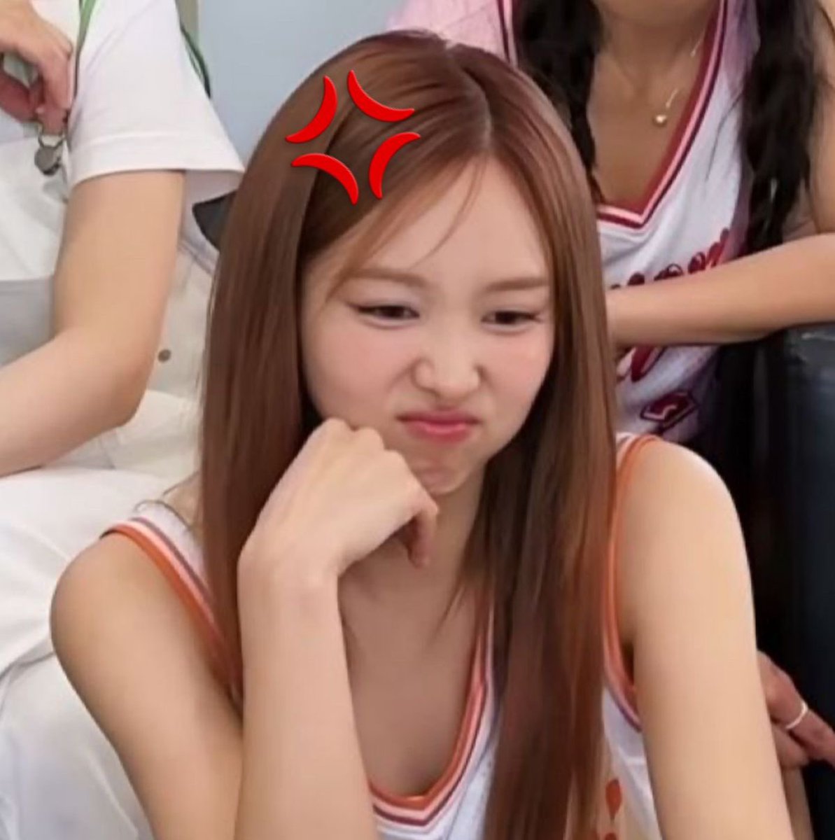 zozozoeee tweet media