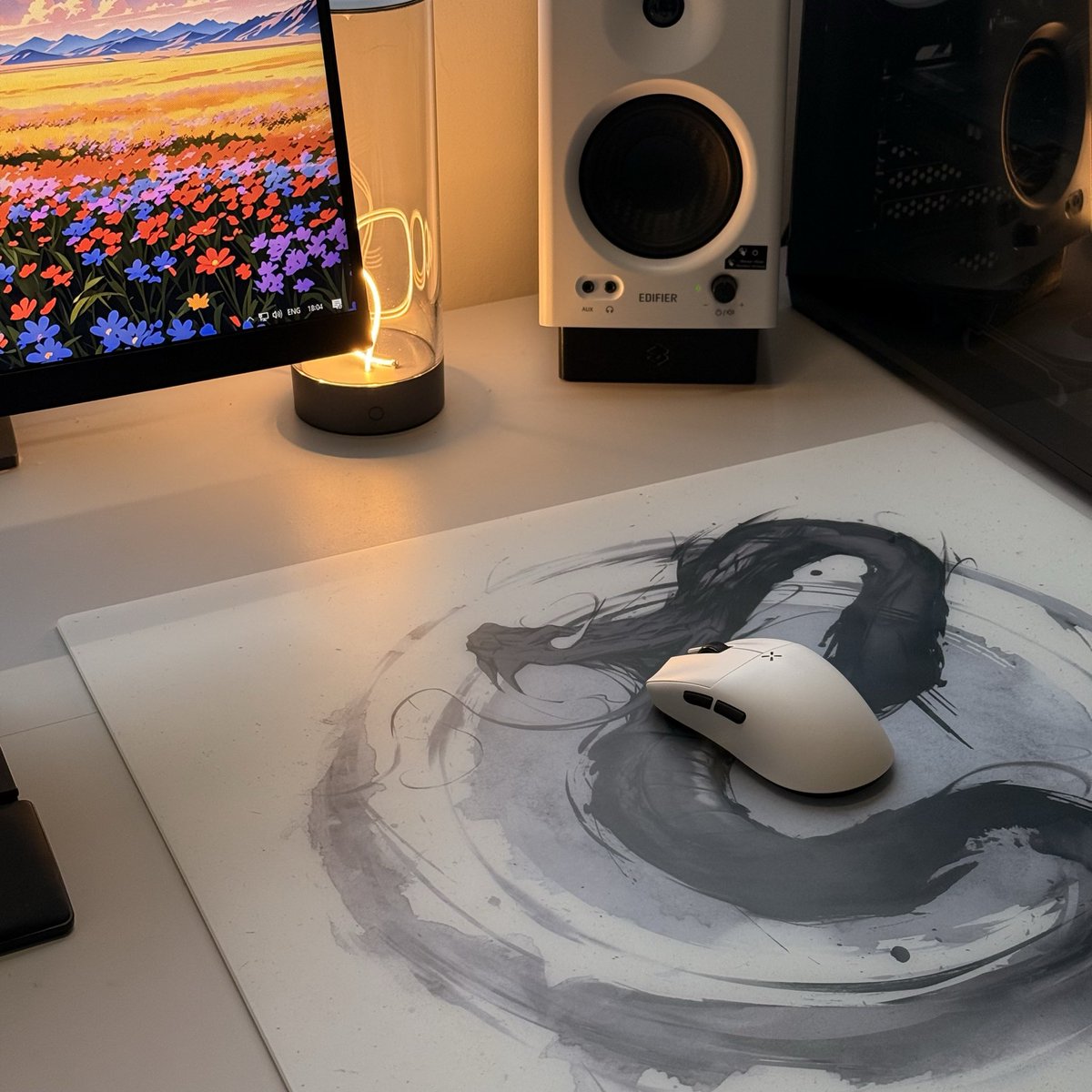 joaoitech's tweet photo. Hello ;)

#desksetup https://t.co/ECXckCubfE