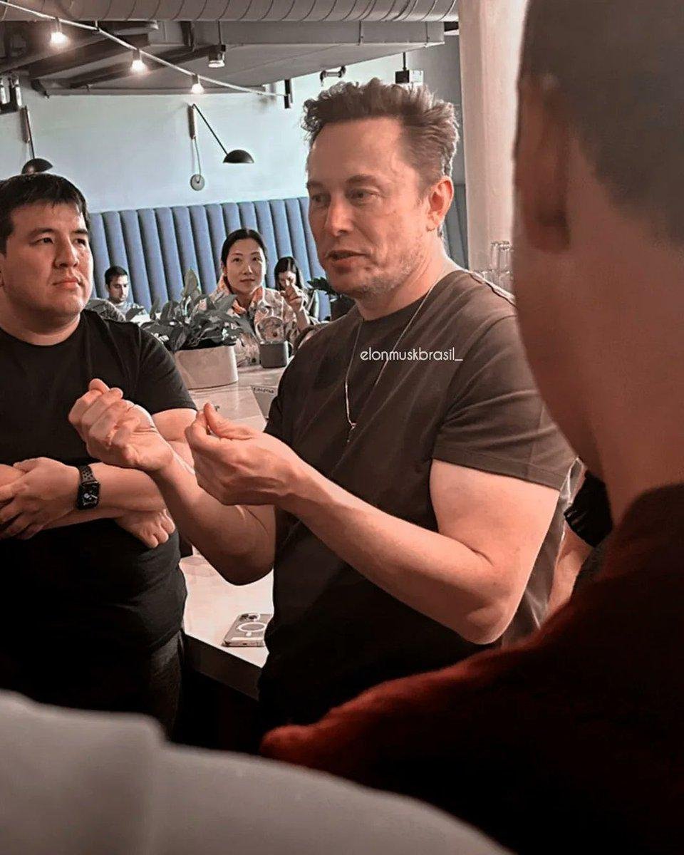 FAN ELON MUSK NEWS tweet media