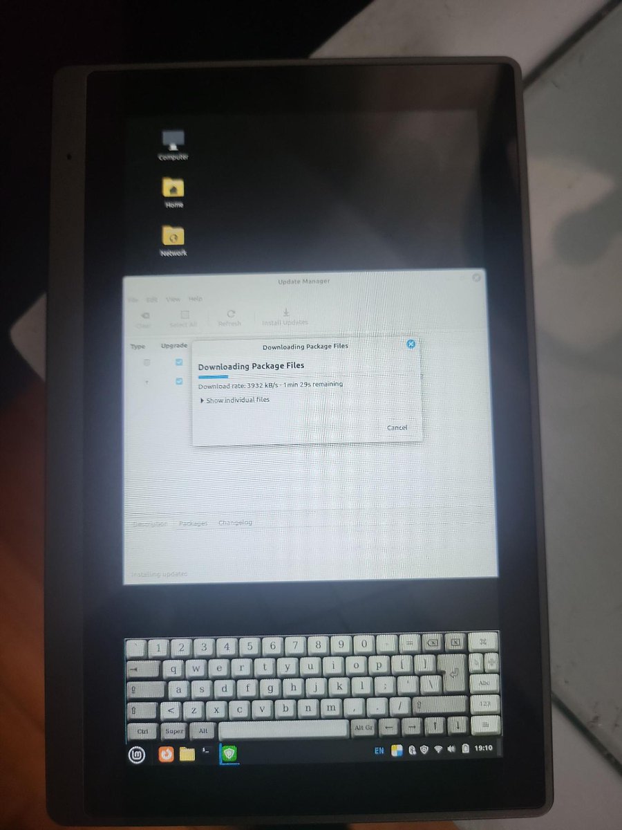 dan__brummitt's tweet photo. The keyboard works great, and the touchscreen UI/UX is pretty solid now. It actually functions like a regular smartphone but with way more features.

#LinuxMint @linuxfoundation @linuxtoday https://t.co/sXxc1imhPE