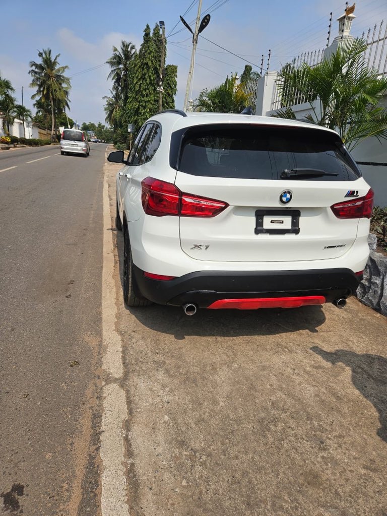 MarfoAugustus's tweet photo. @JasperZiggle 2018 BMW X1 xdrive28i
300,000gh Negotiable. 
Call 0240609304 https://t.co/jKE0HKwxdP